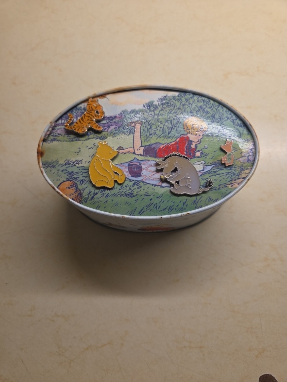 Classic Winnie The Pooh 4 Pin Set 1997 Limited Edition Disney In Metal Tin